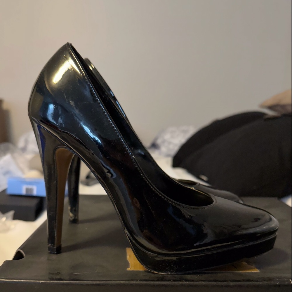 Elle pumps
